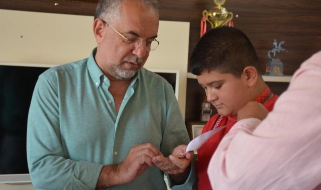 Tokat'ta şampiyon güreşçilere altın ödülü