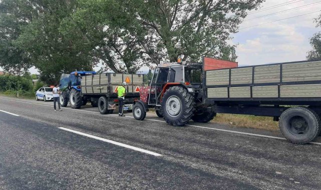 Traktör sürücülerine reflektör denetimi