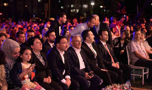 TRT Sanatçıları Şehir Konserleri Kayseri'de Yapıldı