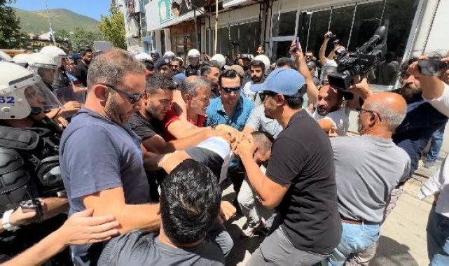 Tunceli'de izinsiz açıklama yapmak isteyen gruba müdahale; 7 gözaltı