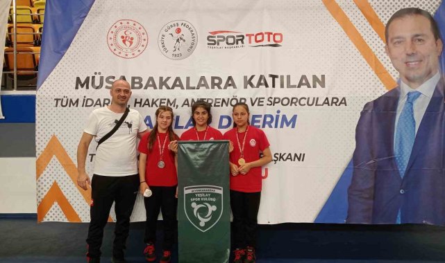 Türkiye Şampiyonasında Afyonkarahisarlı güreşçilerden büyük başarı