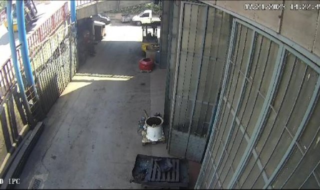 Tuzla'da forklift altında kalan işçi hayatını kaybetti