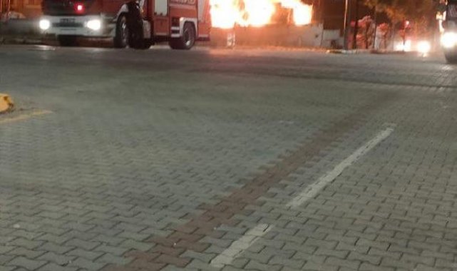 Tuzla'da, kimyasal madde üreten fabrikada yangın