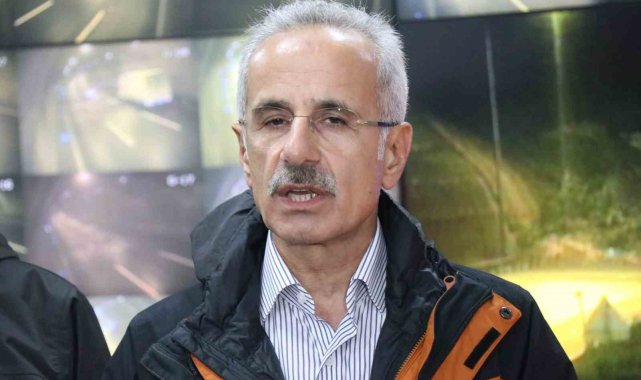 Ulaştırma ve Altyapı Bakanı Uraloğlu: "Ekiplerimiz süratle yol açma çalışmalarını sürdürüyor"
