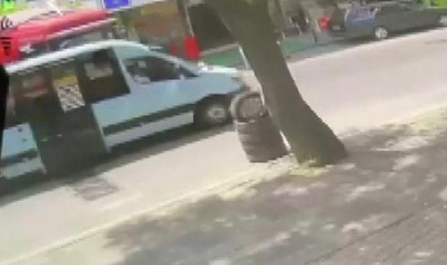 Ümraniye'de minibüs ile hafriyat kamyonu çarpıştı: 6 yaralı