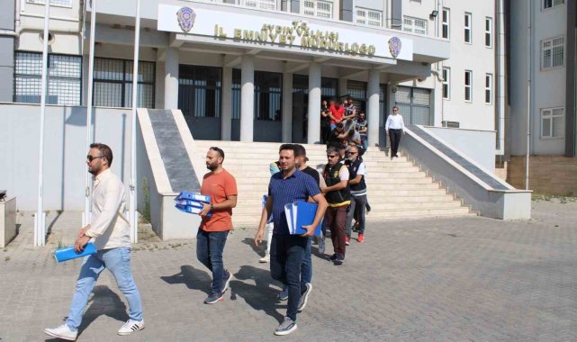 Umut tacirleri adliyeye sevk edildi