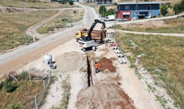 Uşak Belediyesi alt yapı çalışmalarına devam ediyor