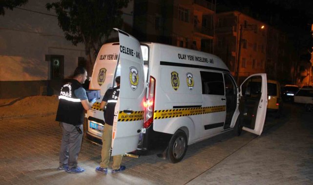 Uykudan uyandırılan genç, evinin kapısında öldürüldü
