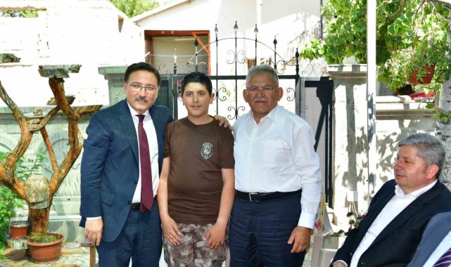 Vali Çiçek ve Başkan Büyükkılıç, 15 Temmuz Şehidi Cennet Yiğit'i kabri başında andı