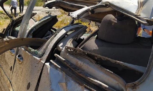 Van'da hafif ticari araç takla attı: 2'si ağır 4 yaralı