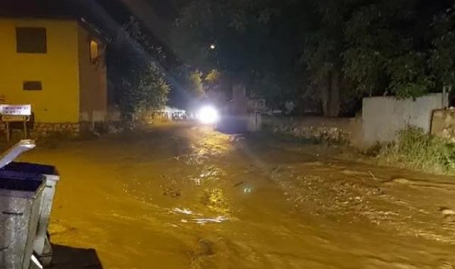 Yağmur suyuyla duş aldı; o anlar kamerada