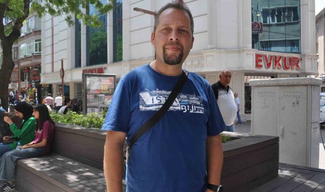 Yılmaz Büyükerşen'in erken adaylık açıklaması tartışılıyor