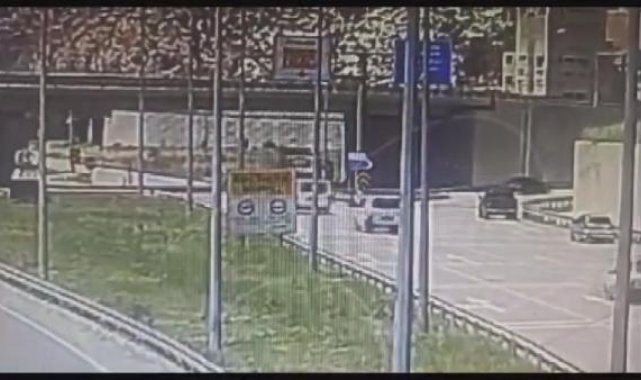 Yolcu minibüsü ile otomobil çarpıştı: 1'i bebek, 2'si çocuk, 21 yaralı