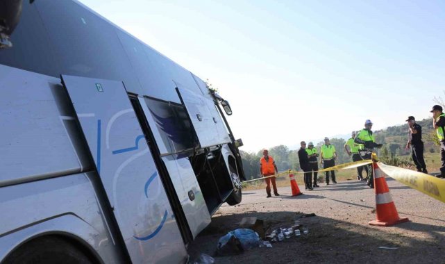 Yolcu otobüsü yoldan çıktı: 2'si ağır 14 yaralı