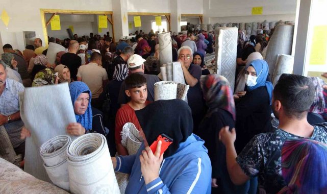 Yozgat'ta ucuz halı satışı yoğunluğa neden oldu