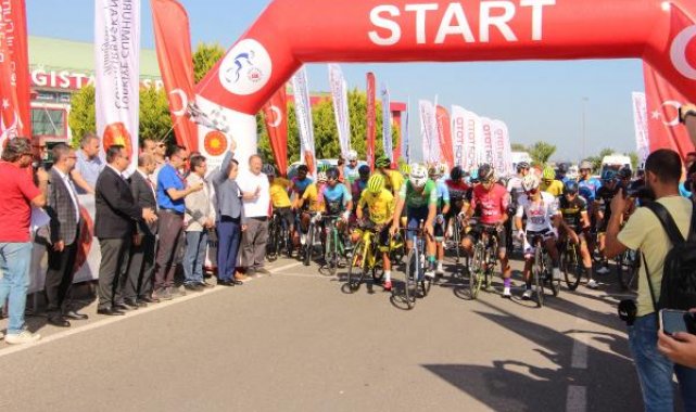 100. Yıl Cumhuriyet Bisiklet Turu'nun Samsun-Çorum etabı start aldı