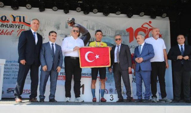 100'üncü Yıl Cumhuriyet Bisiklet Turu'nun ilk etabı tamamlandı