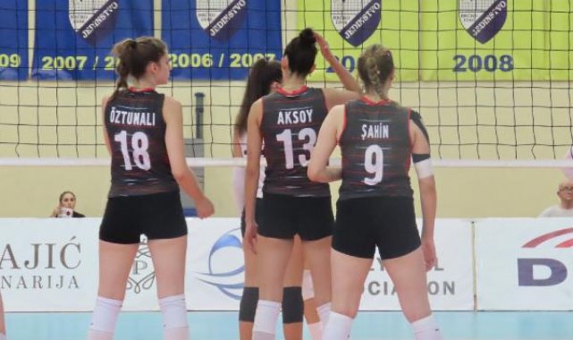 21 Yaş Altı Kadın Voleybol Milli Takımı, Arnavutluk'u 3-0 mağlup etti