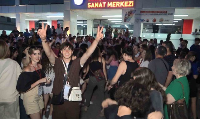 'Uluslararası Atakum Halk Dansları ve Müzik Şenliği' başladı