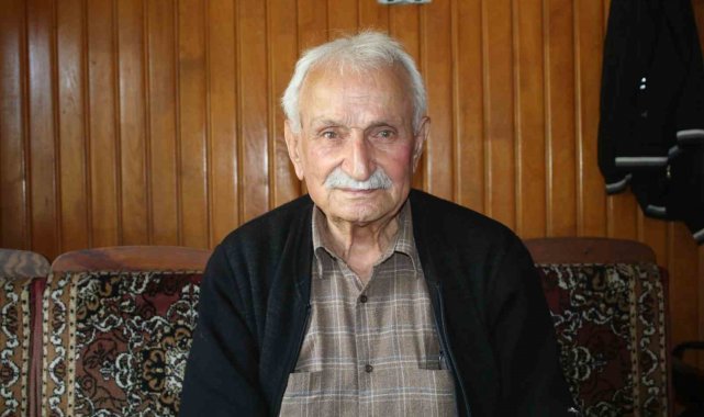 90 yaşındaki Efendioğlu'ndan "Horon tepmek değil oynamak" tespiti