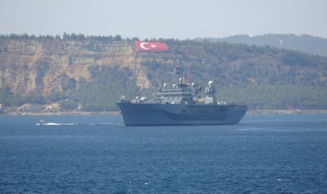 ABD savaş gemisi USS Mount Whitney, Çanakkale Boğazı'ndan geçti