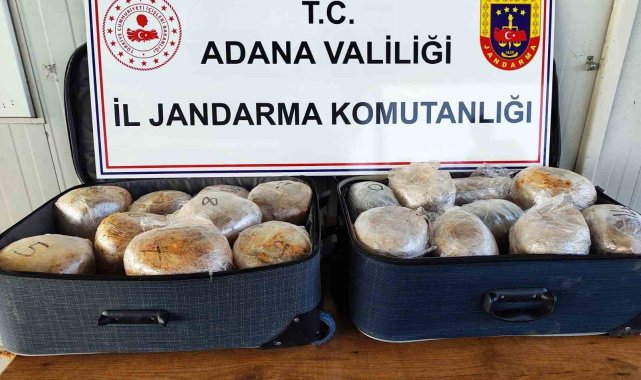 Adana'da bir araçta 20 kilo esrar ele geçirildi