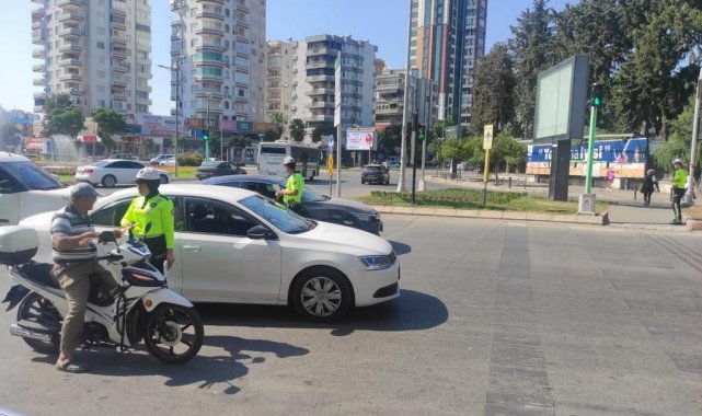 Adana'da trafik ekiplerinden "yaya" uyarası