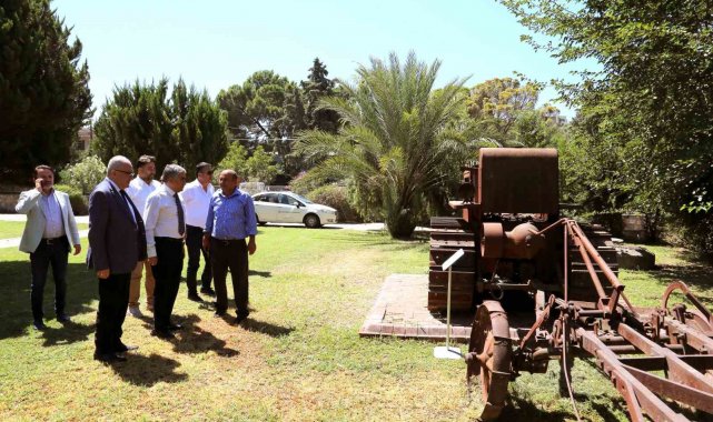 ADÜ Rektörü Kent, sahaya indi; Ziraat Fakültesi'nde incelemelerde bulundu