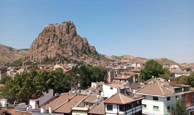 Afyonkarahisar yeni haftaya da sıcak havayla başladı