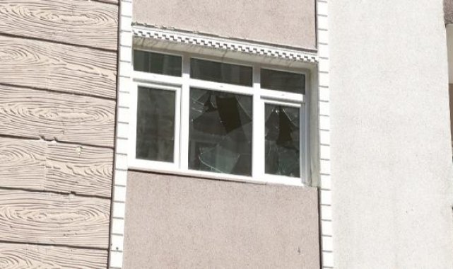 Akrabasını taciz ettiği iddia edilen sahte hocayı linçten polis zor kurtardı