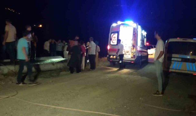 Artvin'de Çoruh Nehri'ne düşen araçtan sağ çıktılar