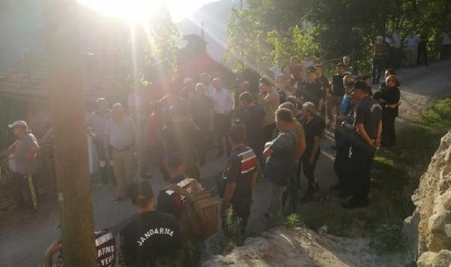 Artvin'deki yangında, köylüler yaylaya çıktığı için evler boşmuş