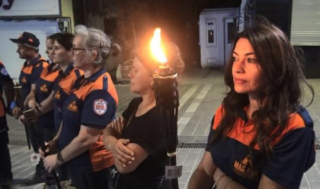 Avcılar'da 17 Ağustos depreminde yaşamını yitirenler anıldı