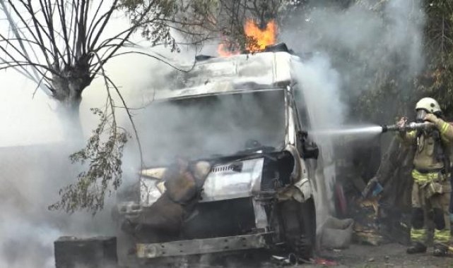 Avcılar'da serada yangın çıktı