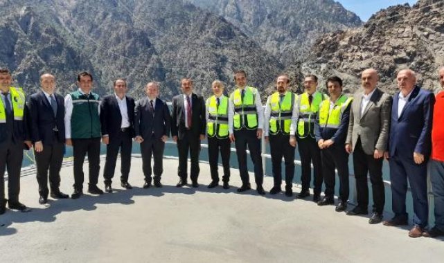 Bakan Bayraktar: Yusufeli Barajı'nda hedef kota 4 metre daha yükseldiğinde üretim başlayacak