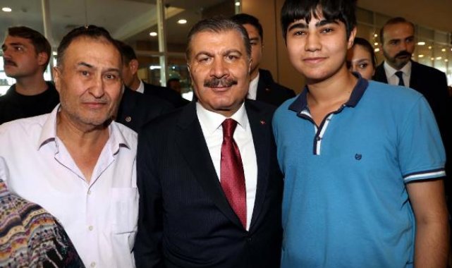 Bakan Koca'yı örnek alan depremzede genç, Kırşehir Tıp'ı kazandı