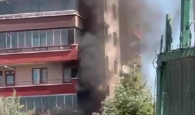 Balkonda çıkan yangın, evi yaktı