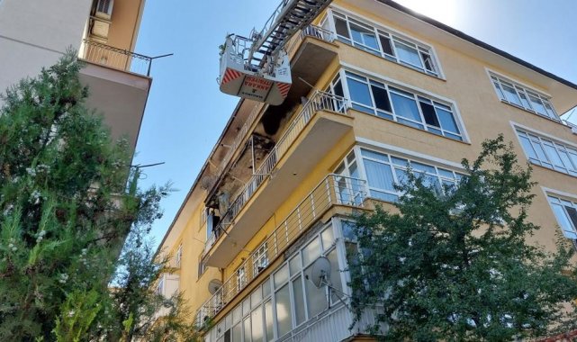 Balkonda patlayan buzdolabı yangına sebep oldu