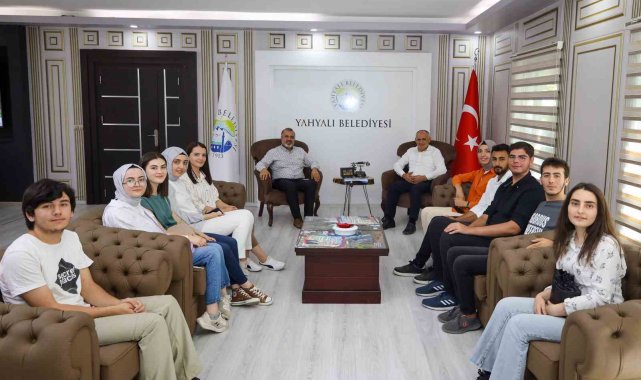 Başkan Öztürk, Yeni Üniversitelileri Tebrik Etti