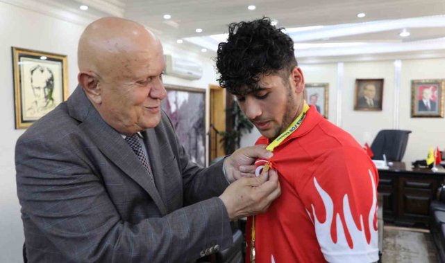 Başkan Pekmezci Avrupa şampiyonunu kabul etti
