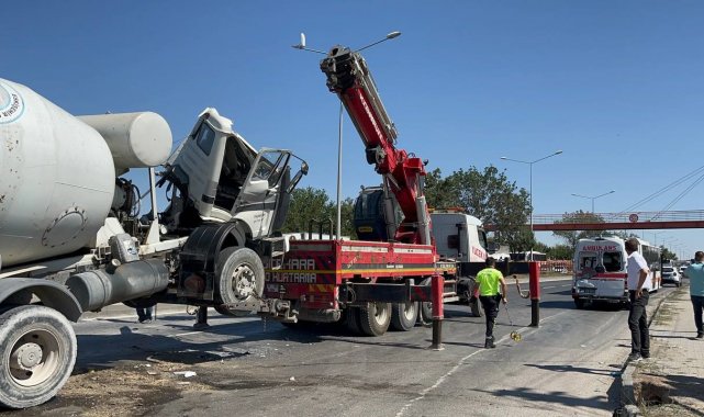Beton mikseri önce yolcu otobüsüne, sonra ambulansa çarptı: 14 yaralı
