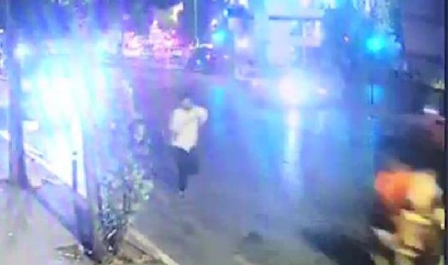 Beyoğlu'nda motosikletle 11 kişinin cep telefonunu çalan kapkaççı kamerada