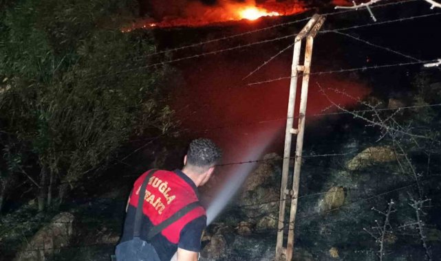 Bodrum'da alevler geceyi aydınlattı