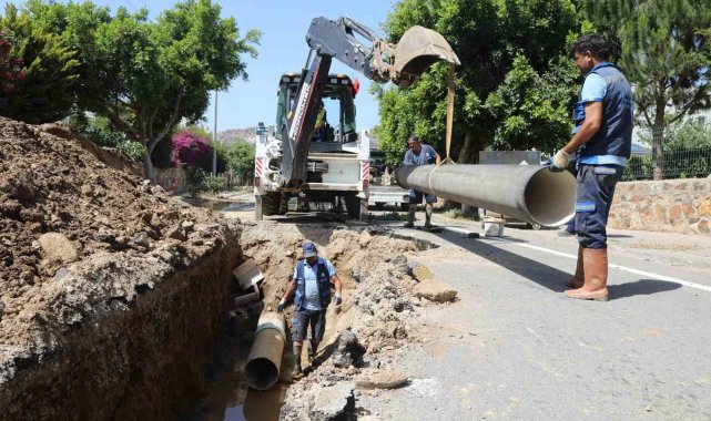 Bodrum'da patlayan isale hattına MUSKİ müdahale etti
