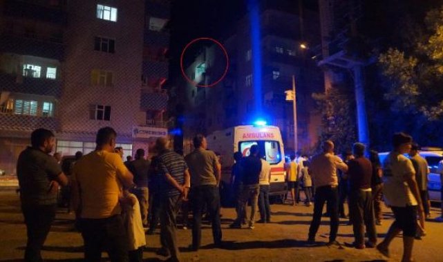 Boşanma aşamasındaki eşinin evini basarak ateşe veren koca, intihar etti