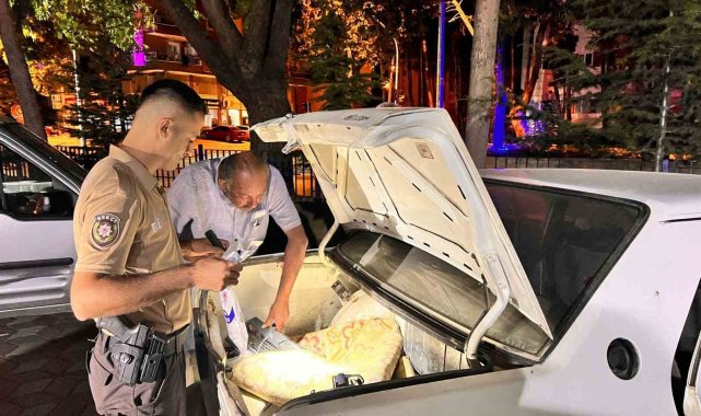 Burdur'da polisin 'dur' ihtarına uymayan araçtan uyuşturucu madde çıktı