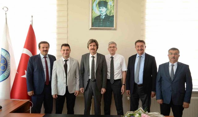 BUÜ Mühendislik Fakültesi'nde bayrak değişimi