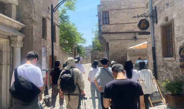 Büyükşehir'in konuğu Güney Koreli öğrenci ve arkeologlar Kayseri'ye hayran kaldı