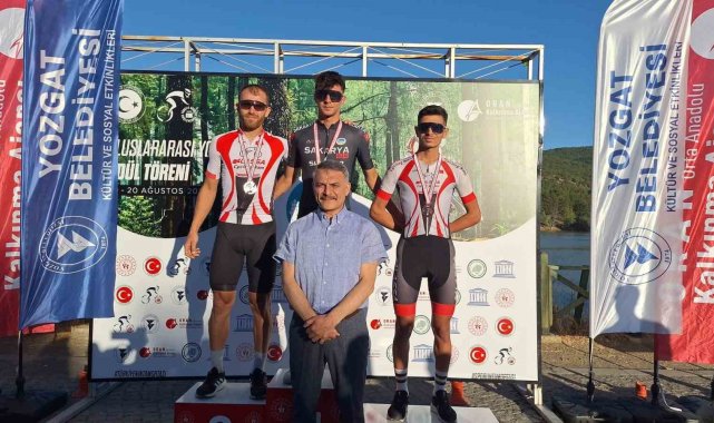Büyükşehir'in pedalları şampiyonluğu kaptırmıyor