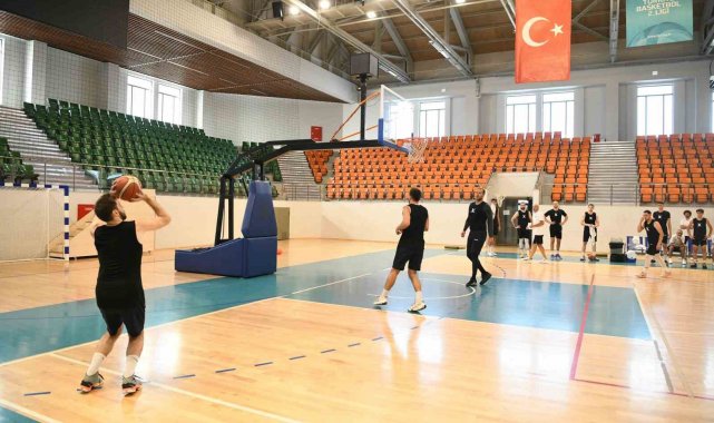 Çayırova Belediyesi Basketbol Takımı sezonu açtı
